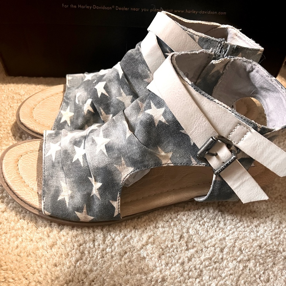 Not Rated sandals